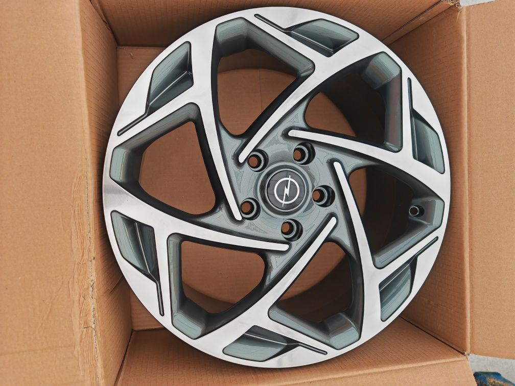 Vand jante de aliaj pentru Opel Insignia pe 18 marca RC wheels