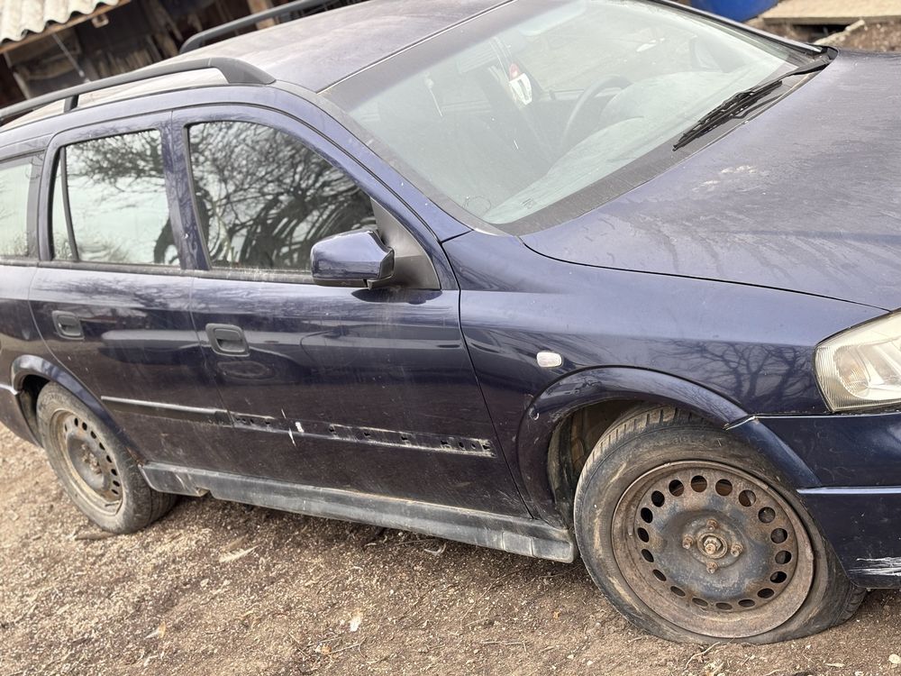 Dezmembrez opel astra g