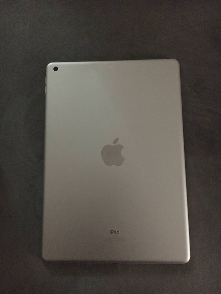 iPad 2019 32 gb продам или обменяю