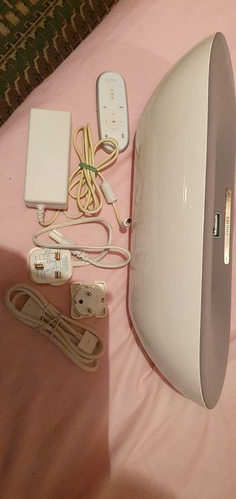 PHILIPS DS8500/05 Fidelio Docking Speaker for iPhone/iPod - White