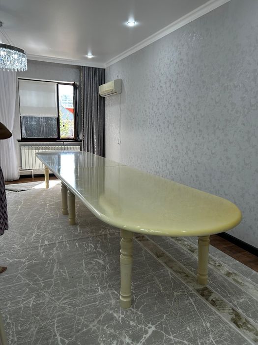 Продам гостиный стол