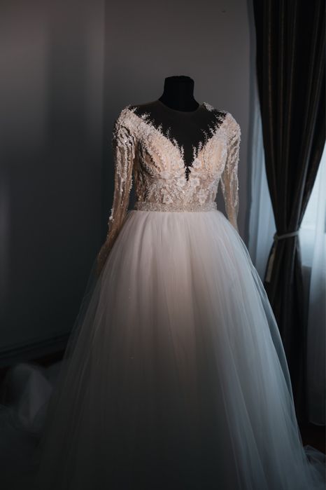 Rochie de mireasa/cerc/voal/cercei/halat