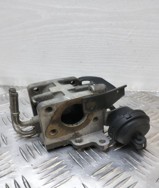 Supapa egr  Valva 03G131063E Skoda Octavia a 2-a generatie seria