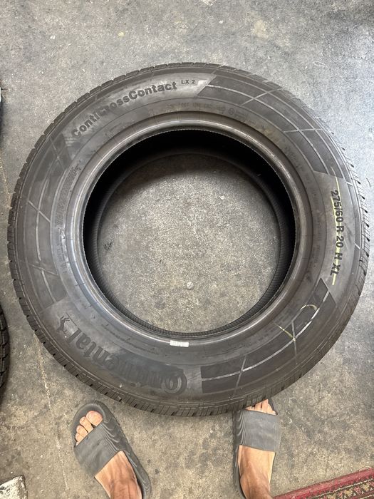 275/60/20 Continental 119H