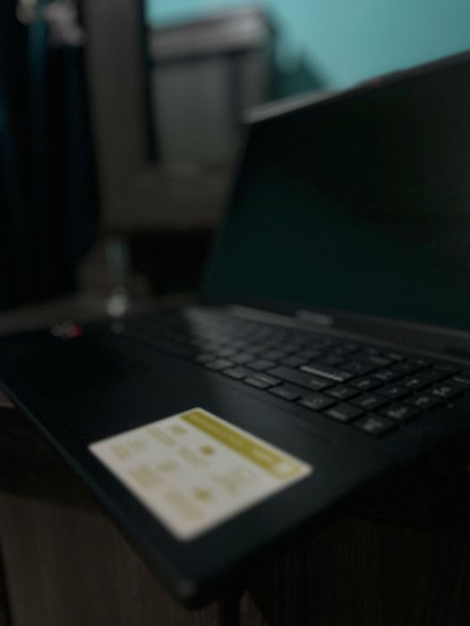 Asus Vivobook 512G ideal holat