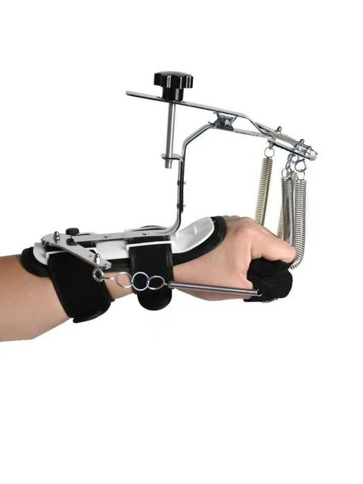 Тренажёр для кисти и пальцев с пружинами в укреплении руки.