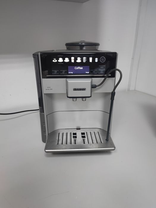 Espresor Siemens EQ6 seria 300 cu dispozitiv spumare lapte