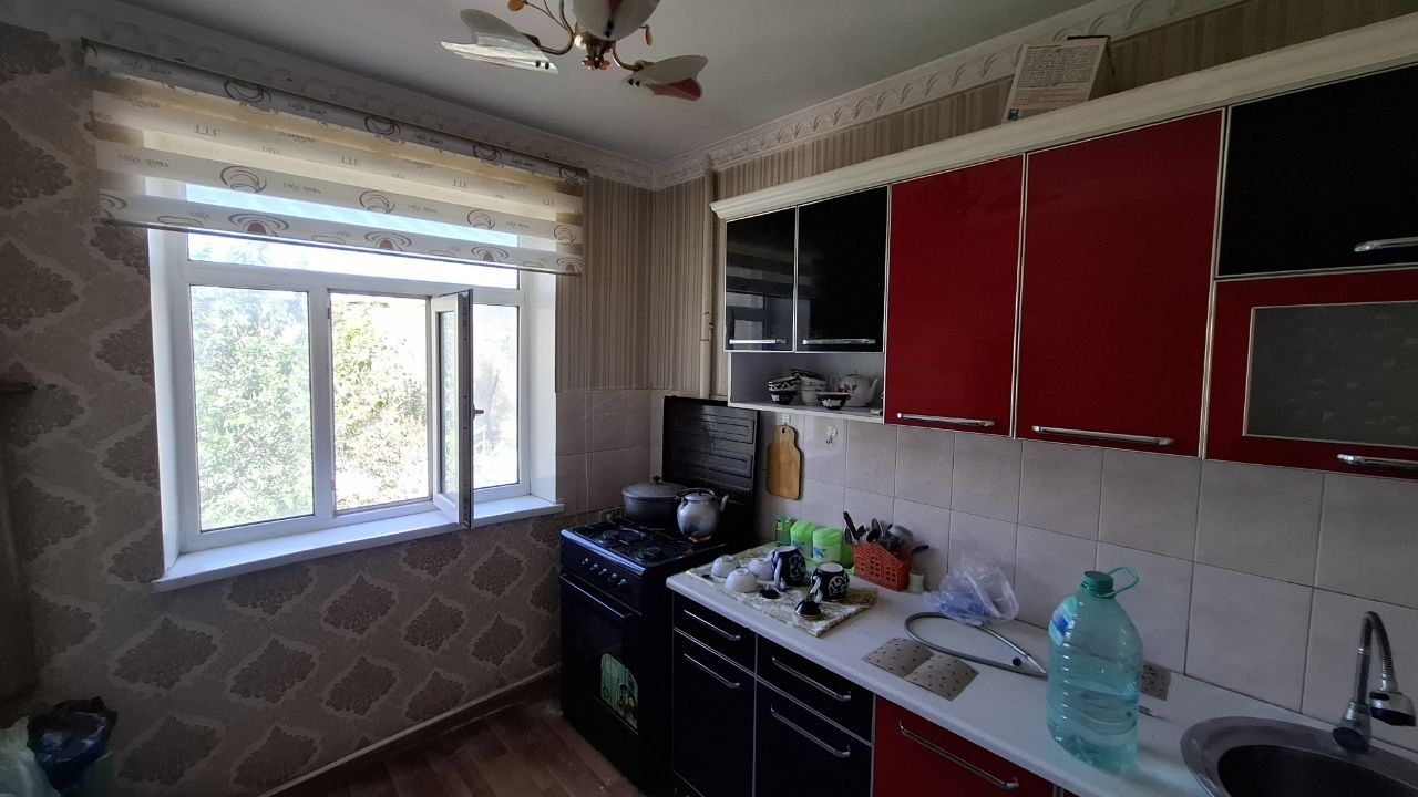 2 xonali kv ijaraga beriladi.