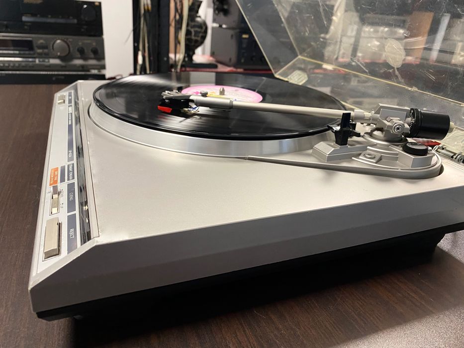 Добър грамофон Onkyo