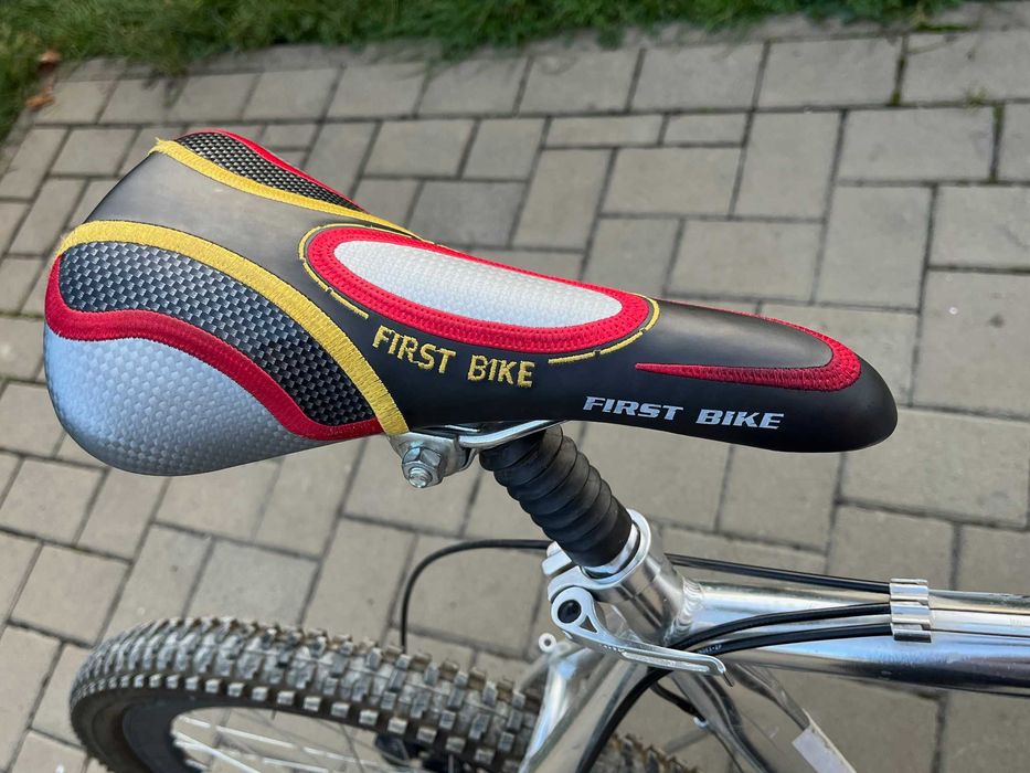 Vand bicicleta de teren First Bike, cadru din aluminiu + scaun copii