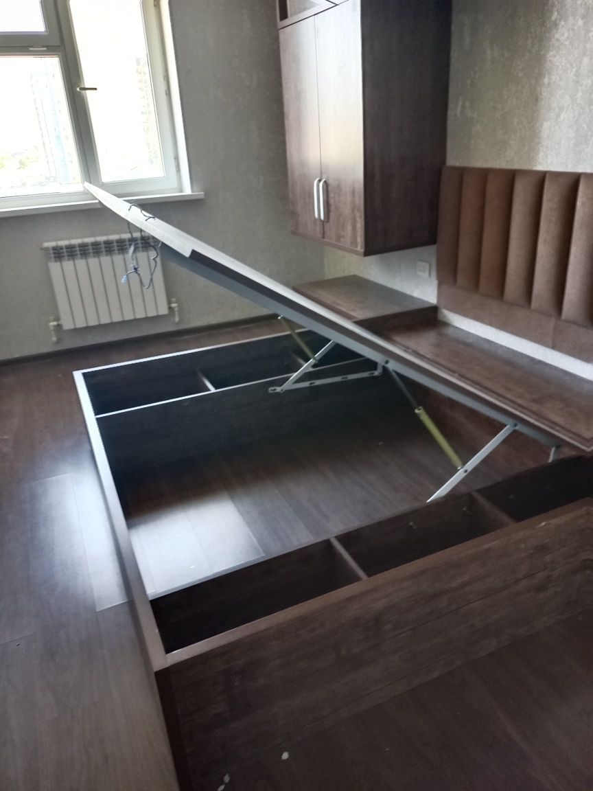 Мебель сотаман  холати яхши матраси йок