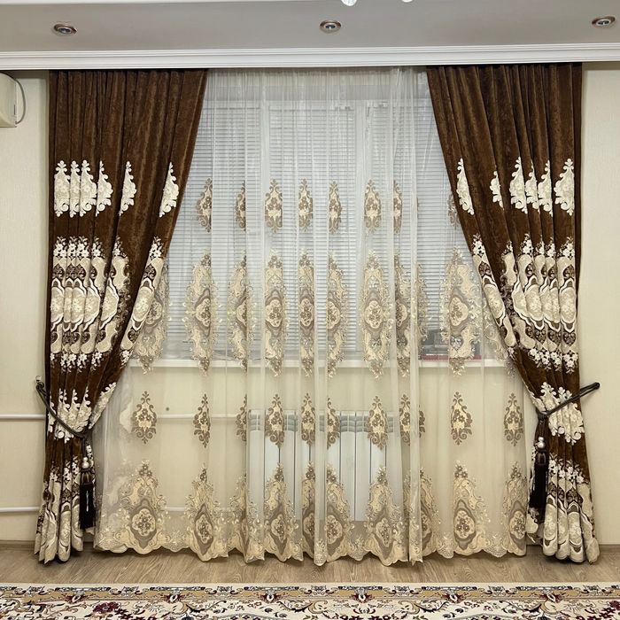 Шторы с тюлем. Королевский велюр