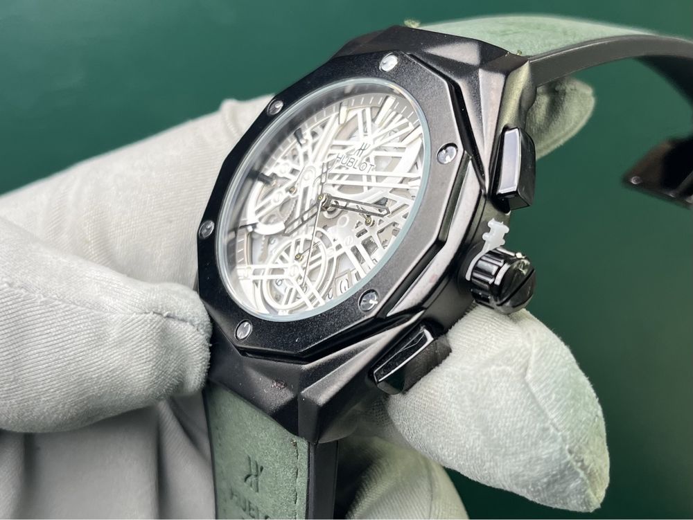 Часовници Hublot в зелено и бяло