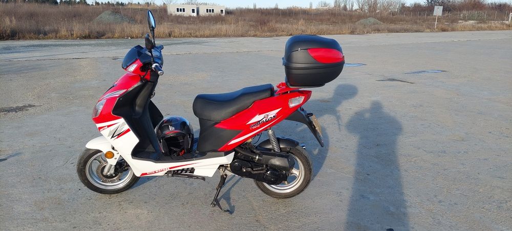 Scuter benzină 50 cc