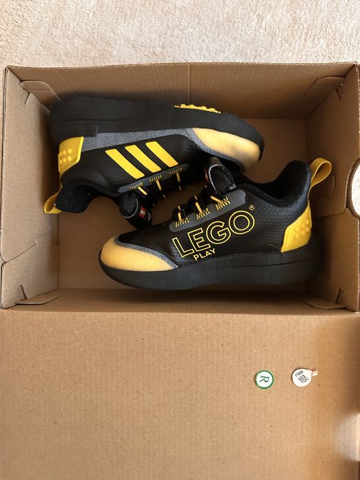 Adidas маратонки колаборация с LEGO, номер 24