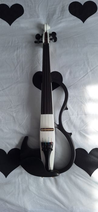 Vând vioara Yamaha sw200