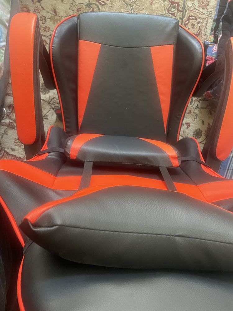 Игровое кресло продаю