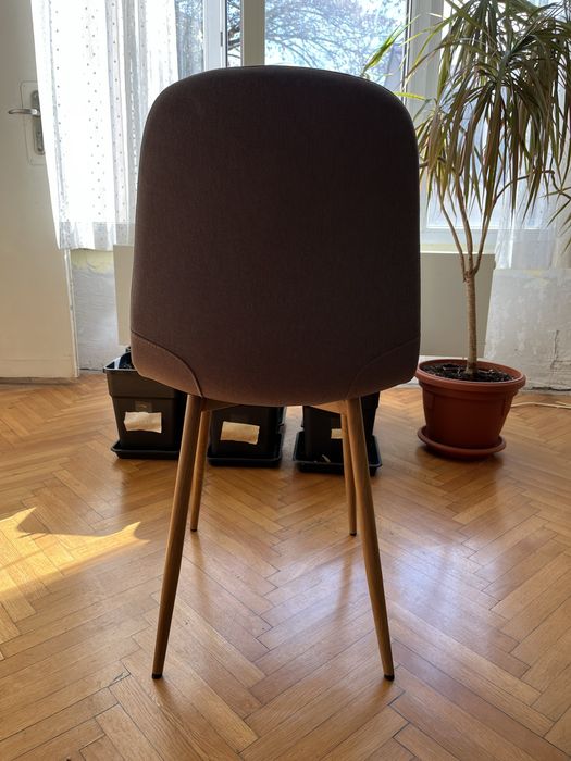 Трапезен стол скандинавски стил