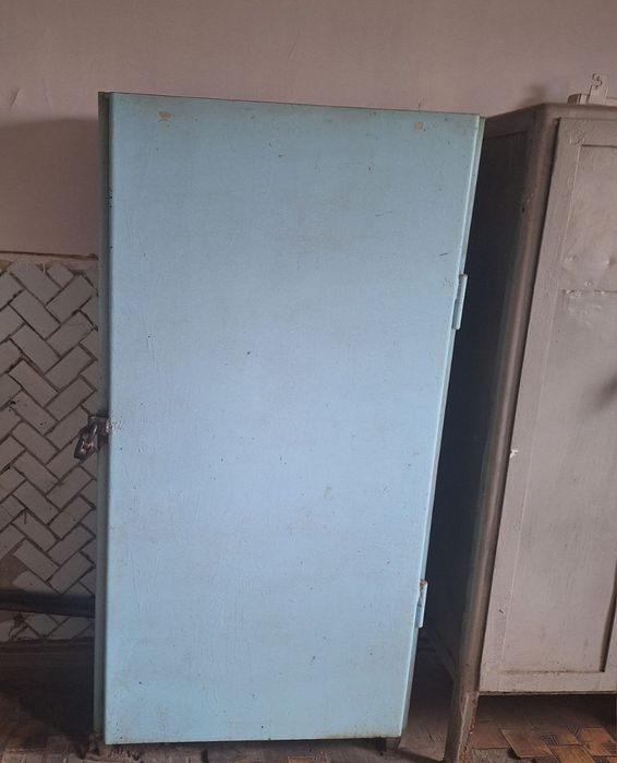 Бакувват шкаф сотилади.