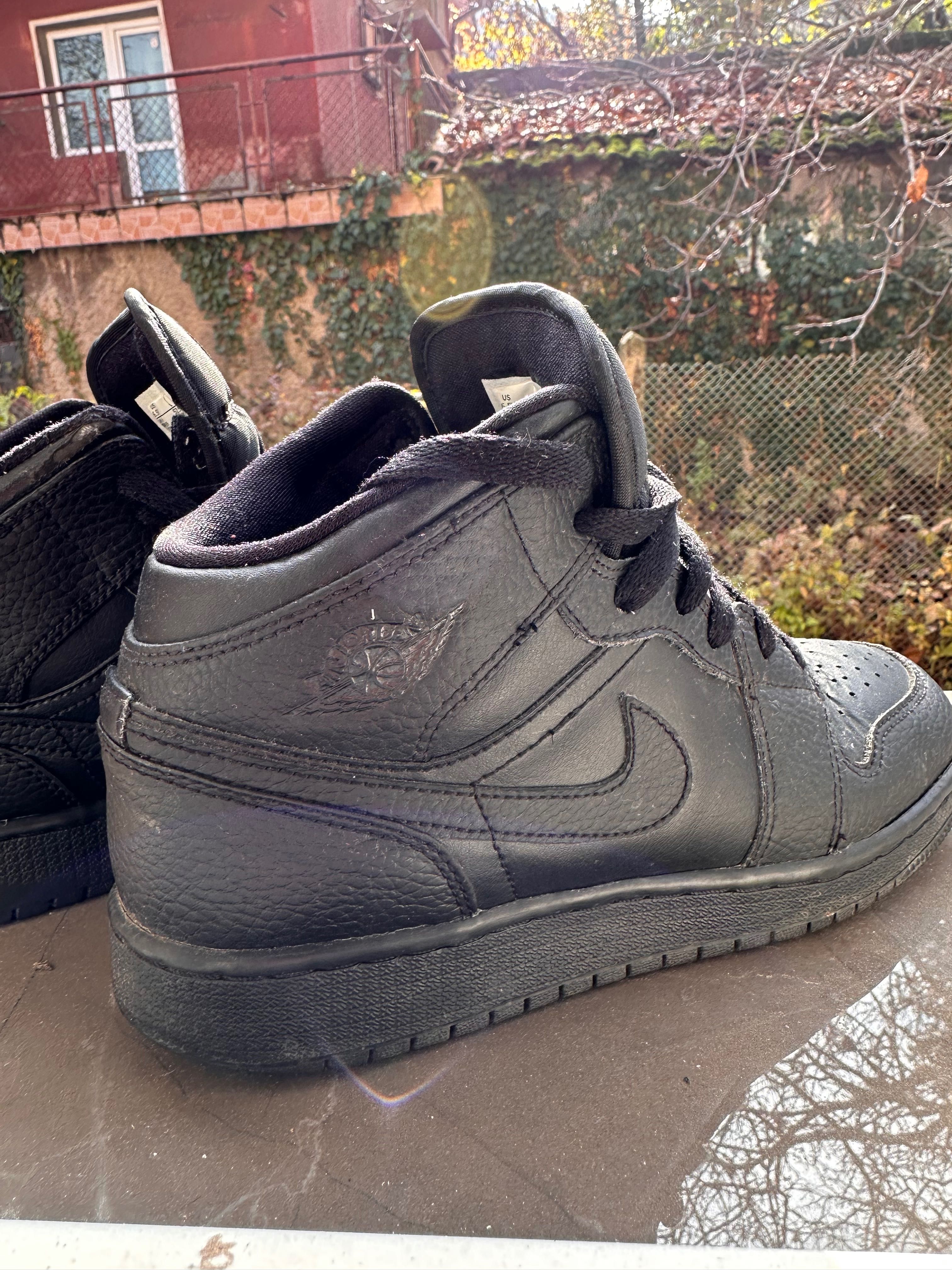Air Jordan 1  nike