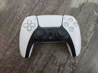 Продавам PS5 джойстик (DualSense) с дефектен стик