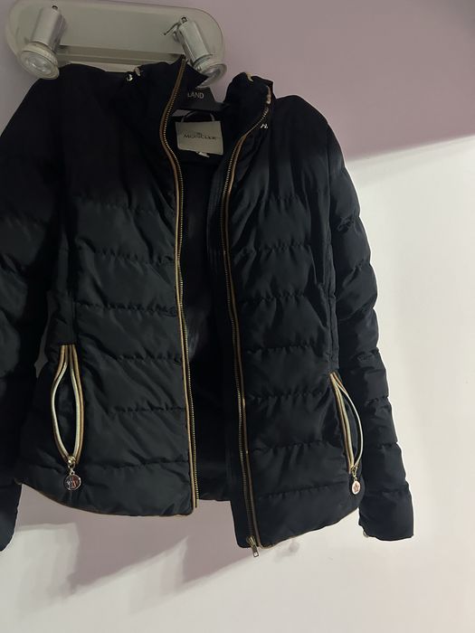 vand geaca Moncler