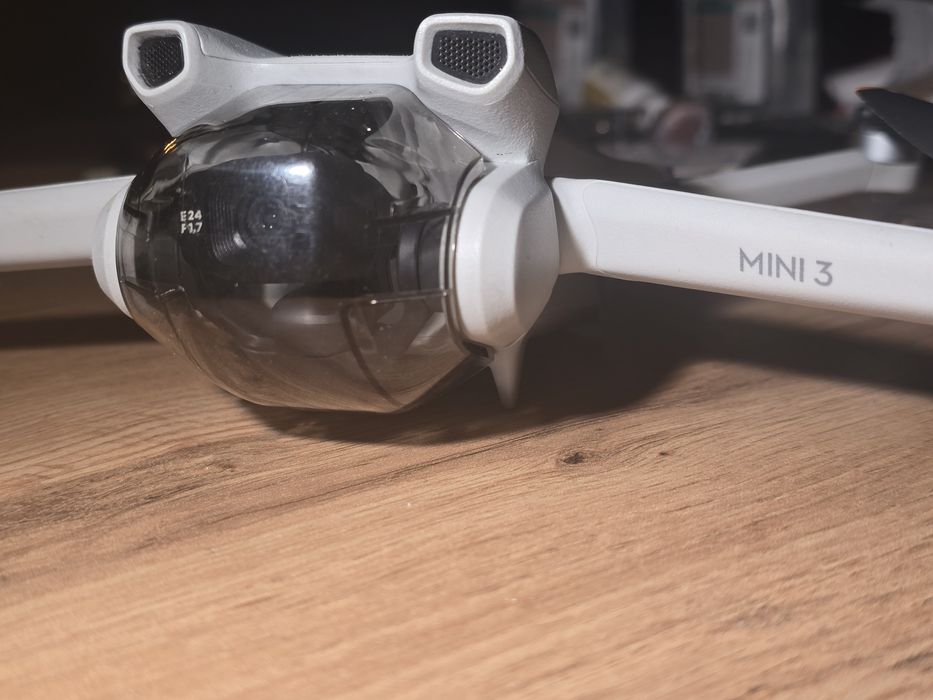 Drona DJI Mini 3 în stare foarte bună