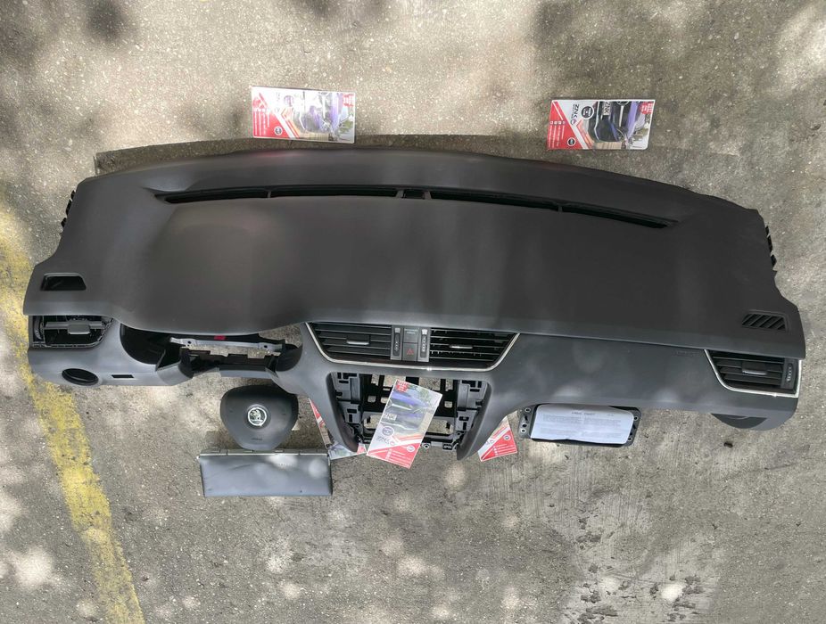 Skoda Octavia 3 - plansa de bord - kit airbag volan genunchi pasager
