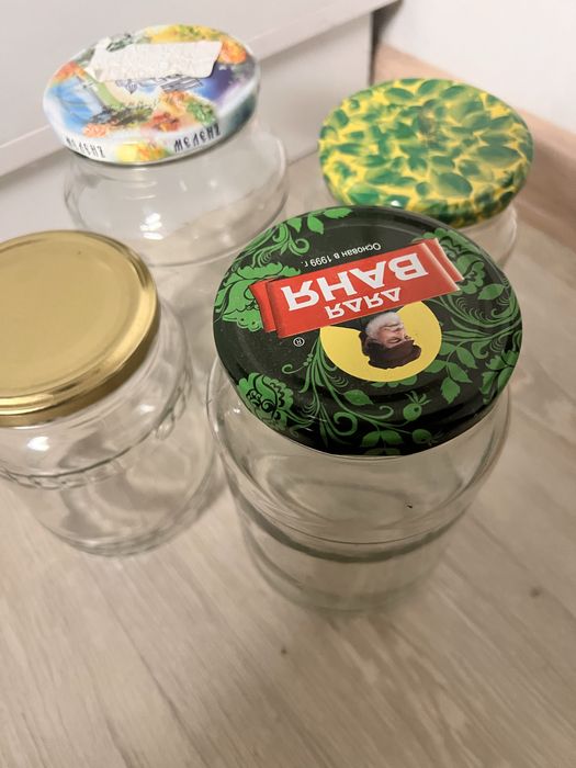 Банки бесплатно отдам