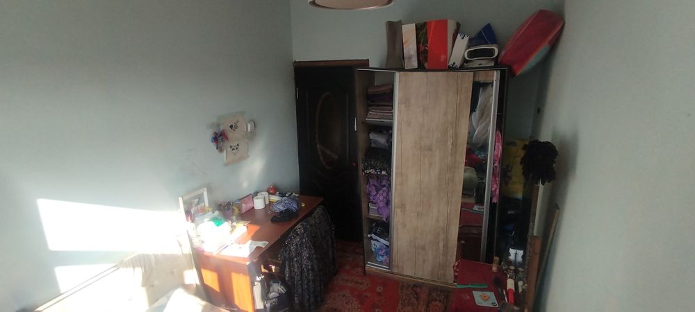 Dom sotiladi 4 xona srochni. Yashnobod