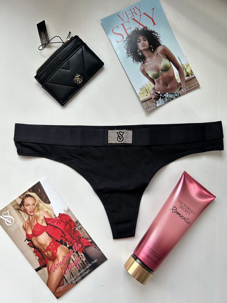 Victoria`s Secret нови оригинални дамски бикини тип прашки M размер