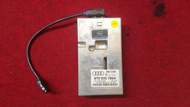 Модули компютри датчици релета управления усилватели за Audi A4 B8