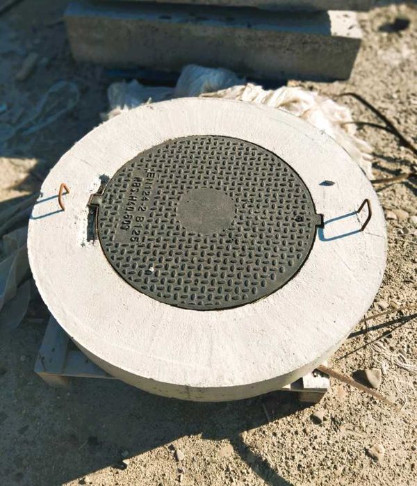 Capace camin diferite marimi cu rama de fonta de 12.5 -25 si 40 Tone