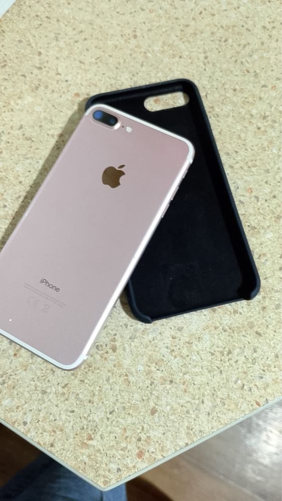 Айфон 7+ хорошим состояние