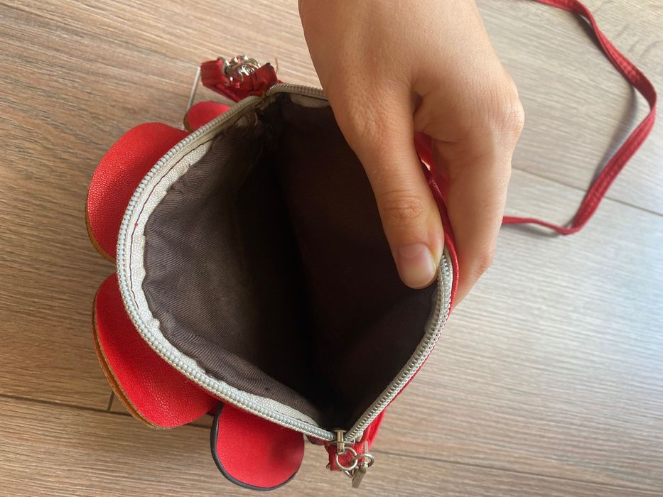 Чантичка - роза червена