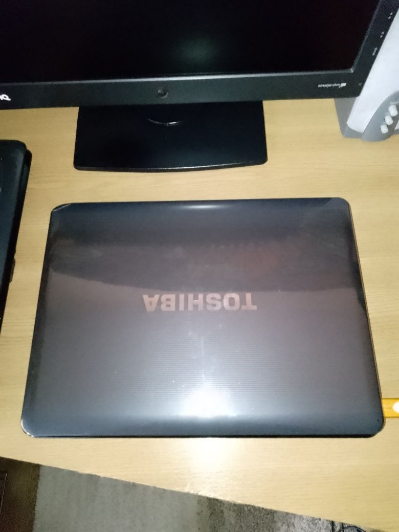 Vand 2 Laptop Toshiba satelite