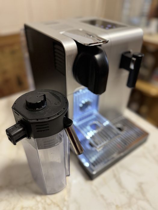 Expresor Nespresso Latissima pro