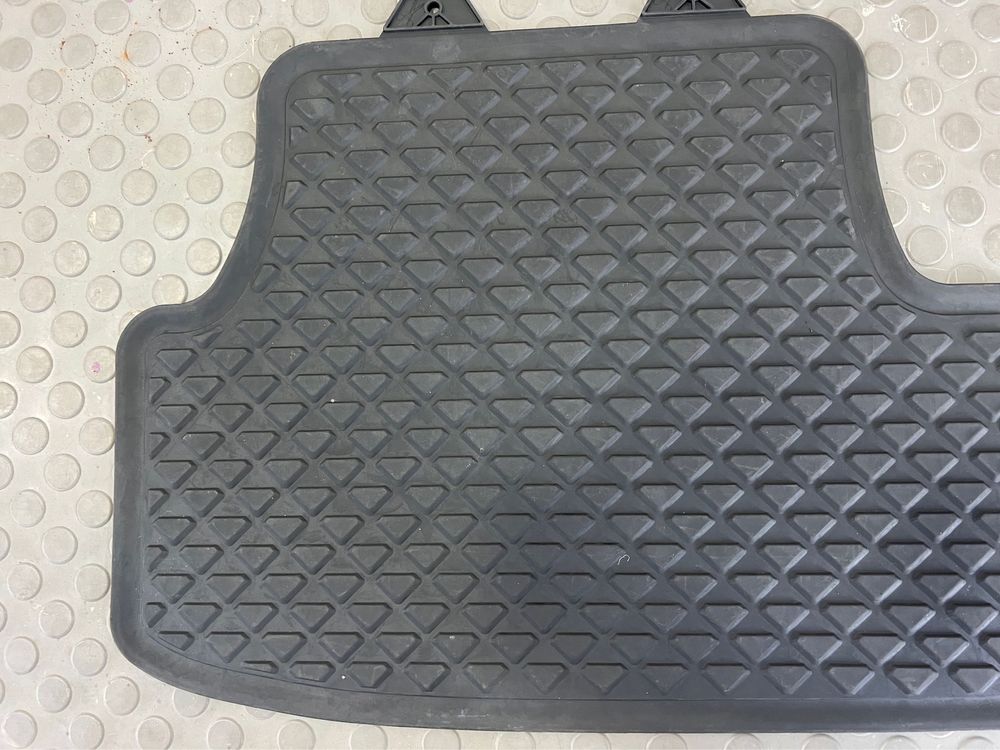 Set Presuri/Covorase ORIGINALE Fata-Spate Vw Golf 7