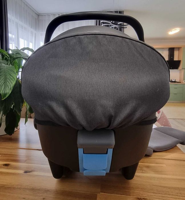 Scoica auto Joie I -SNUG cu insert bebe, de la nastere pana la 75 cm