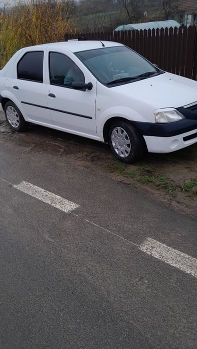 Vând Logan 1.4 benzină