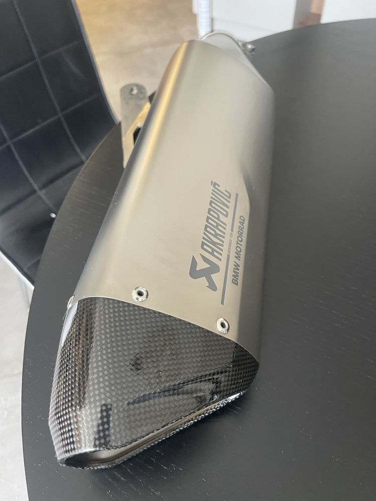 Akrapovic ауспух за бмв мотор
