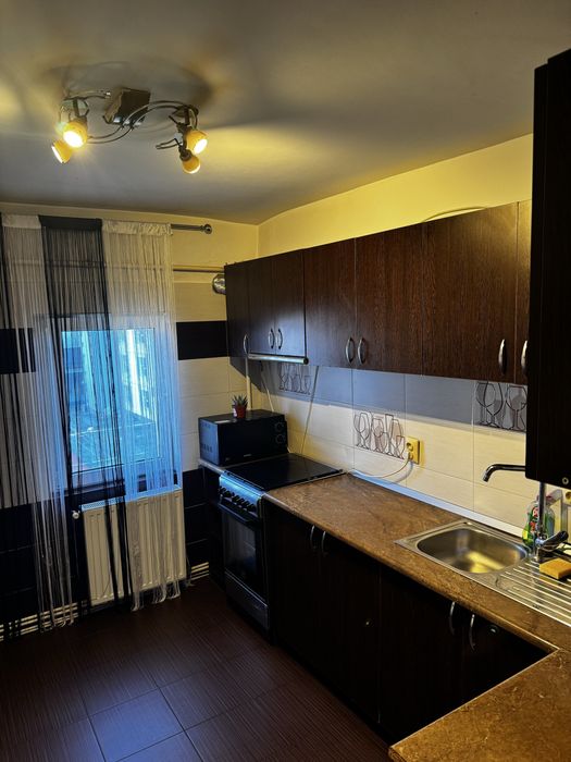 Chirie apartament central Bals 3 camere decomandat