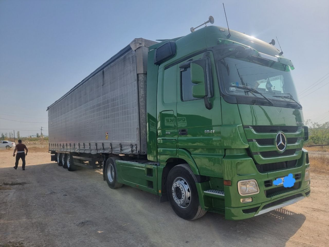 Mercedes Actros 1841 + SCHMITZ прицеп сотилади
