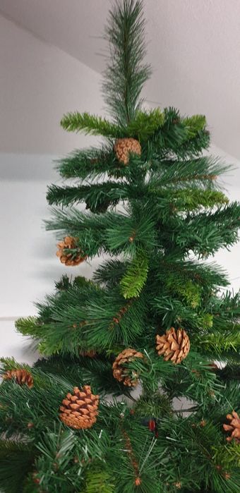 Brad artificial cu ghinda 210 cm