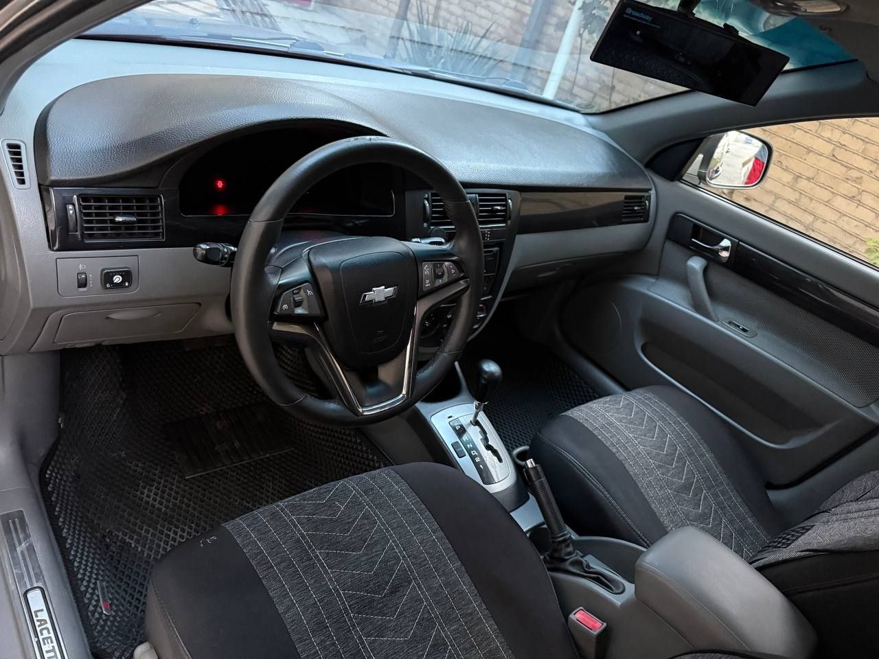 Lasetti 1.6 Gentra qilingan