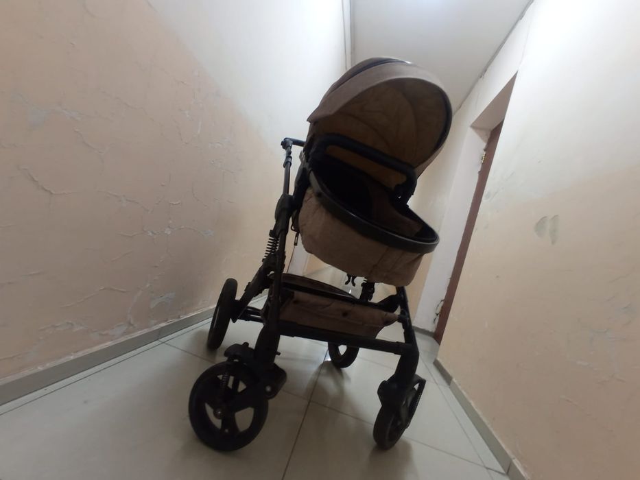 Продаю коляску 38k срочно для зимы ТОРГ есть но не Большой