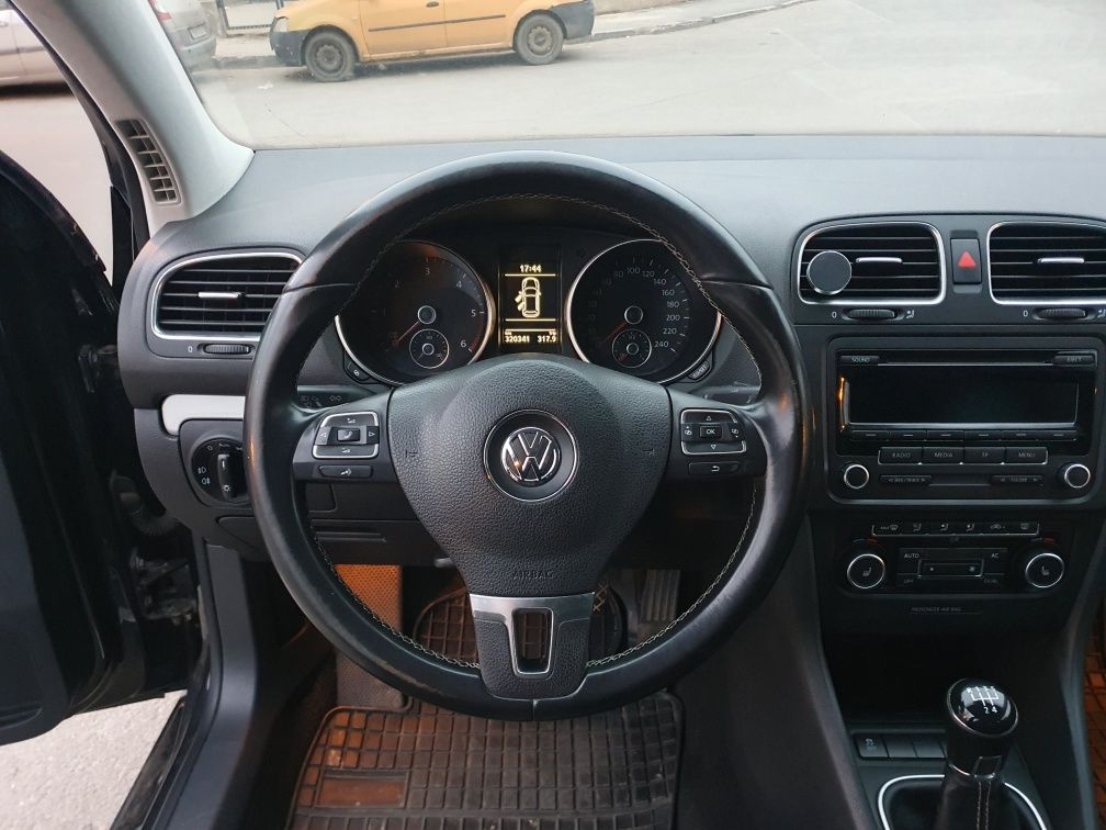 VÂND Volkswagen Golf 6 MATCH, 1.6 TDI.