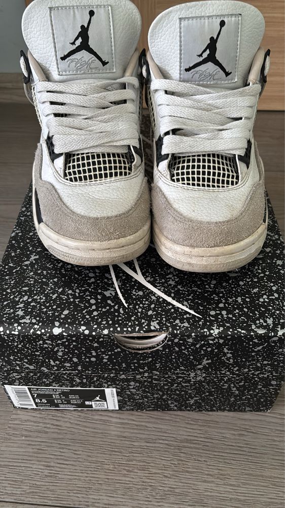 Jordan 4 Military black