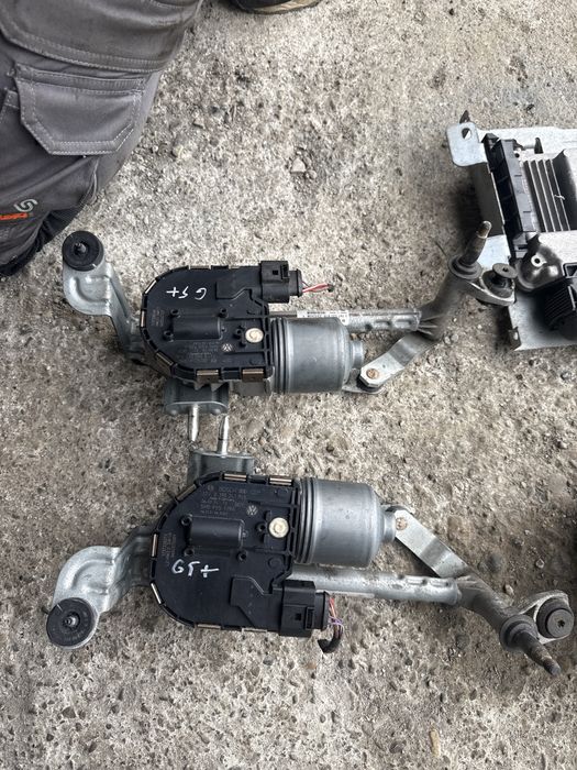 Ansamblu stergatoare golf5 plus +