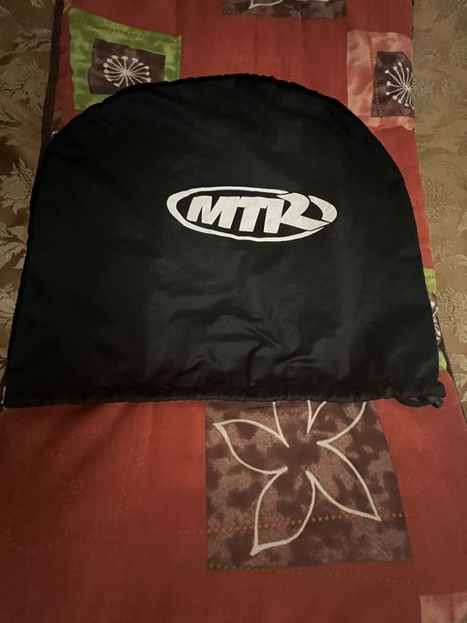 Huse cască  universală trei modele diferite….